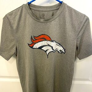 Gray NFL Team Logo Boy’s T-Shirt size M